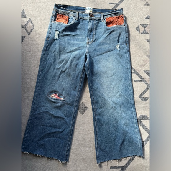 Customized Patchwork/Embroidered Jeans - Picture 2 of 10